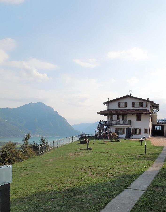 A. F.Antastic V.Iew Villa Costa Volpino Exteriör bild
